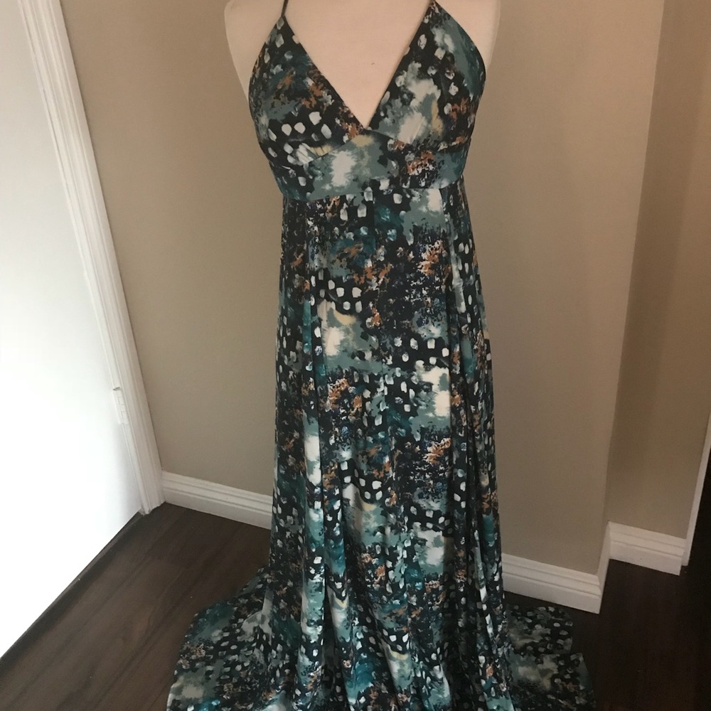 Lovely designer boutique maxi- ultra flattering❤️